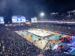 Tampa Bay gewinnt Torfestival im NHL-Freiluftspiel