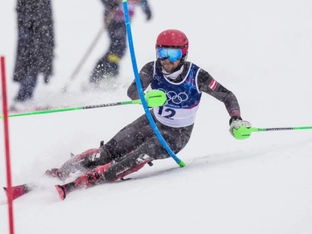 Gstrein im Slalom auf Medaillenkurs - McGrath führt klar