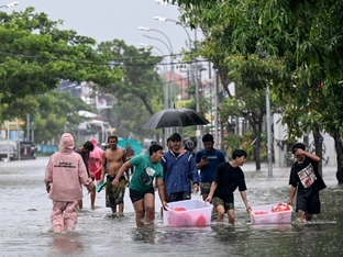 Regenchaos auf Bali - Evakuierungen in Touristenorten