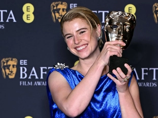 Fremder half Jessie Buckley finanziell zu Karrierebeginn