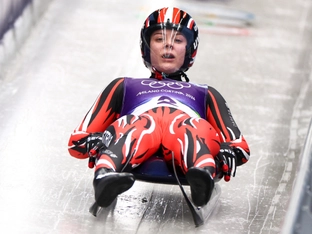 Rodlerin Schulte als Halbzeit-Siebente im Medaillenrennen