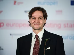 Lucas Englander: "Glamour bringt uns von den Menschen weg"