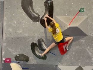 AVS-Athletin beim Italiencup im Boulder knapp am Podium vorbei
