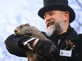 Murmeltier Phil sagt USA sechs weitere kalte Wochen voraus