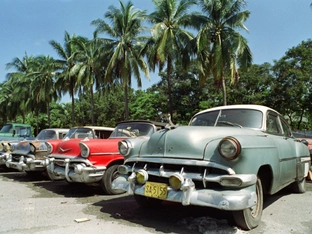 Kuba erlaubt jetzt Privatfirmen die Einfuhr von Kraftstoff