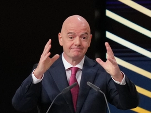 Infantino will Rot für Spieler, die vor Gegner Mund bedecken