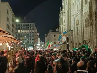 Freude nach Tod Khameneis in Österreich