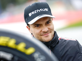 Auer fährt am Nürburgring mit Verstappen