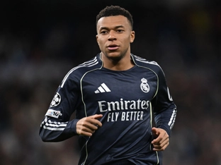 Mbappé laut Medien in Madrid am falschen Knie untersucht