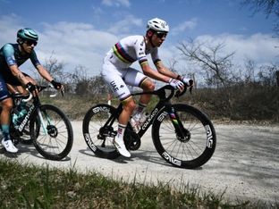 Pogacar gewinnt erneut Rad-Klassiker Strade Bianche