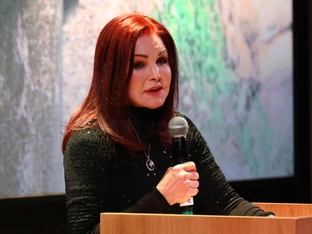 Priscilla Presley eröffnet Elvis-Schau im 48er-Tandler