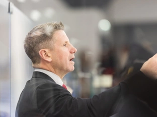 Schock zum Viertelfinalstart: Zusammenbruch von KAC-Crack