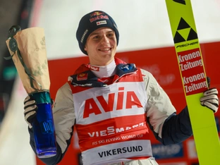 Embacher fliegt in Vikersund zum ersten Weltcupsieg