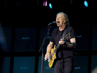 AC/DC-Gitarrist Stevie Young "vorsichtshalber" im Spital