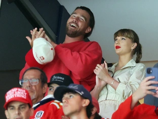 NFL-Star Kelce spielt weiter und nennt Swift als Motivation