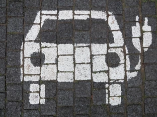 Deutschland fördert E-Autoladepunkte in Mehrparteienhäusern