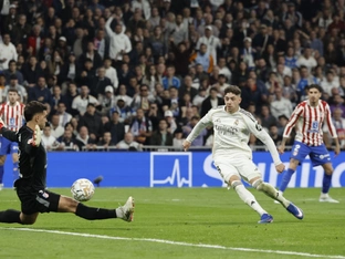 Real bleibt Barcelona nach Derby-Sieg auf den Fersen