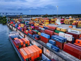 Nahost-Krieg bremst Wirtschaft weltweit aus