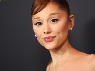 Ariana Grande kündigt achtes Studioalbum an