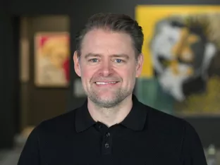 Max Giermann als Maler: Will aber eher als Comedian punkten