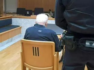 Mordprozess gegen 78-Jährigen nach Attacke auf Familie