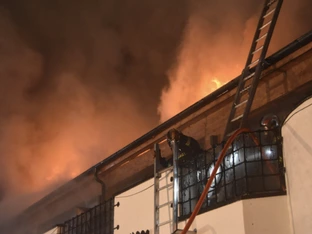 Ursache nach Tiroler Hotel-Großbrand weiter unklar