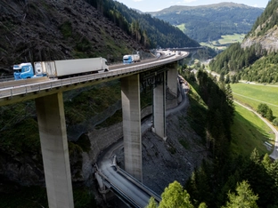 Folgekosten von Straßengüterverkehr auf Brennerstrecke hoch