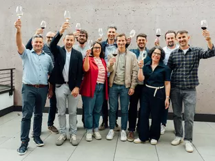 Neue Struktur, neuer Vorstand, bestätigte Präsidentin