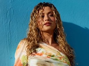 Antigoni versprüht mit "Jalla" mediterranes Flair