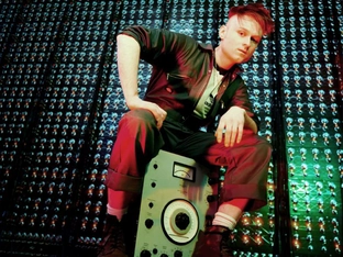 Großbritanniens ESC-Original Look Mum No Computer