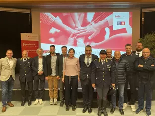 Mietwagen- und Taxiunternehmer im Austausch