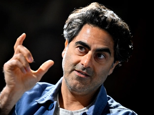 Regisseur Bakhshi: Waffe der Jugend im Iran ist Fröhlichkeit