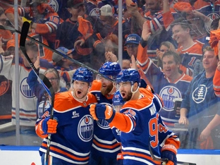 Edmonton Oilers gewinnen ihr erstes NHL-Play-off-Match