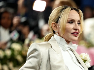 Madonna sucht nach Coachella-Auftritt Kostüme