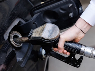 Spritpreise in Deutschland sanken um nur rund 3 Cent