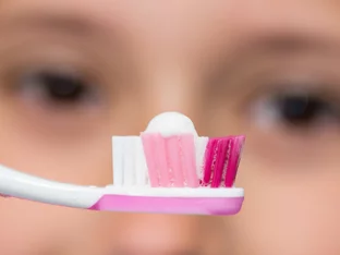 Hälfte der Österreicher putzt zu selten die Zähne