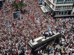 CHP-Zwist: Özel und Kılıçdaroğlu halten gleichzeitig Reden