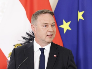 Regierung plädiert am 8. Mai für starke Demokratie