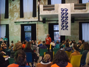 Design und Kunst für Alternativen trotz Krisen und Kriegen