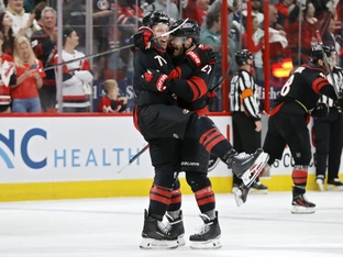 Carolina Hurricanes führen im NHL-Viertelfinale 2:0