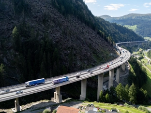 Brenner erneut stärker Transit-belastet als gesamte Schweiz