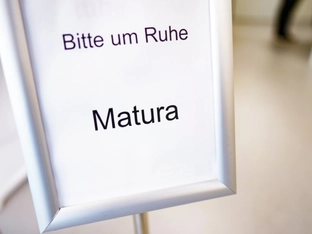 Feuer in Gymnasium Hallein - Matura findet aber statt