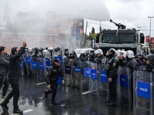 Zusammenstöße zwischen Polizei und Demonstranten in Istanbul