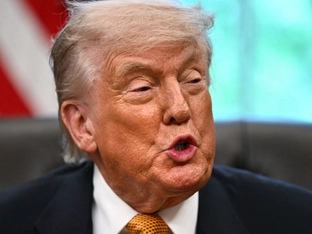 Trump setzt Frist für Umsetzung von Zolldeal und droht EU