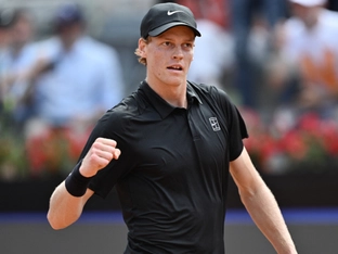 Sinner stürmt ins Rom-Viertelfinale, Zverev enttäuscht