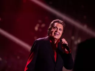 Schmusesänger Engelbert Humperdinck feiert 90 Geburtstag