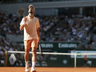 Rybakina in Paris schon out - Djokovic, Swiatek weiter