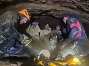 Höhlendrama in Laos: Vier weitere Goldsucher in Sicherheit