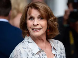 Senta Berger nahm Reha ernst, um dem Rollator zu entgehen