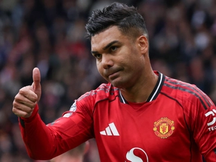 Manchester United besiegt Liverpool im Spitzenspiel